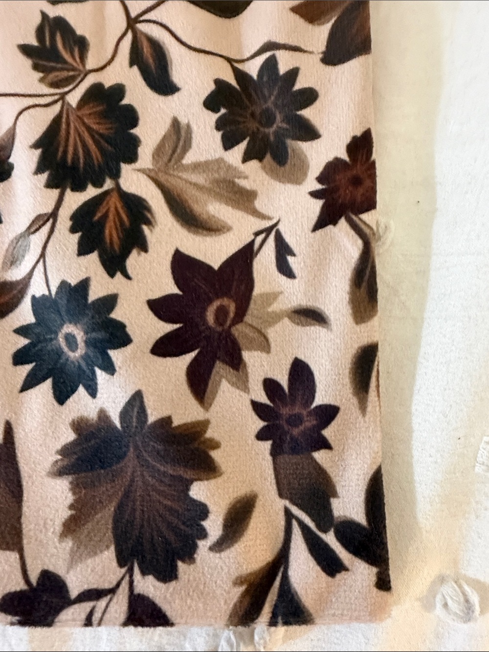 Floral Print Pillow Covers in Taupe and Brown nwot - Picture 4 of 9